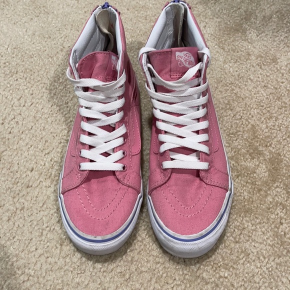 Vans Shoes - Vans - Women’s 7.0, Men’s 5.5 Sk8-Hi, zipper back. Limited edition. slim fit.